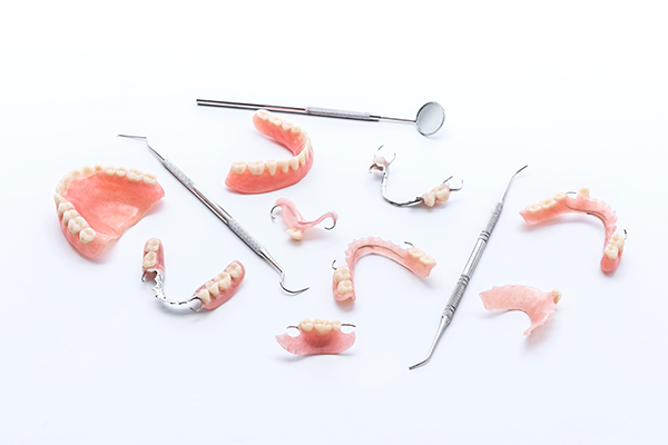 Who Is A Candidate For Dentures?